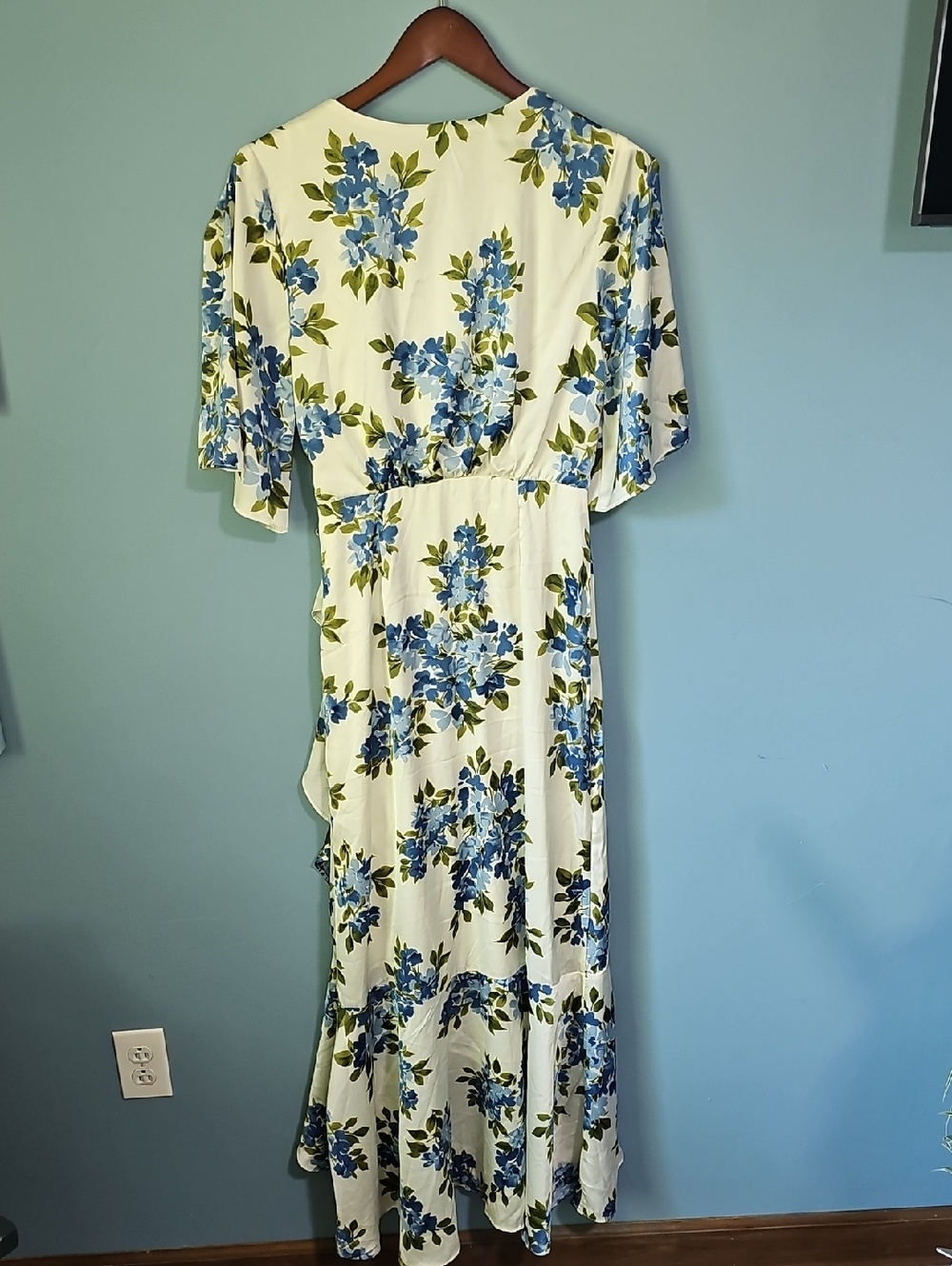 Premier Amour | NWT Blue & White Floral Maxi Dress Size 8 - Picture 3 of 7